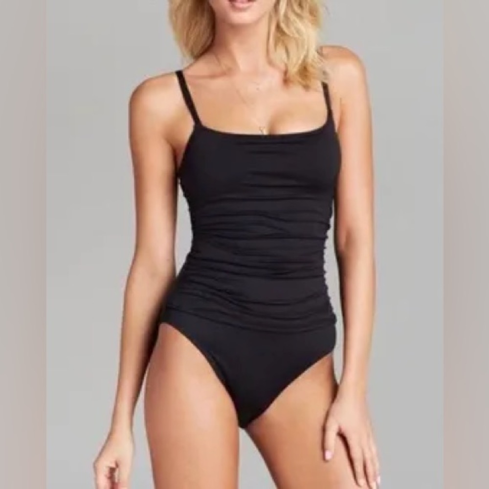 NWT La Blanca Island Goddess One Piece Swimsuit Black Size 14